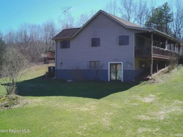 297 Turkey Hill Road, Red Hook, NY 12571