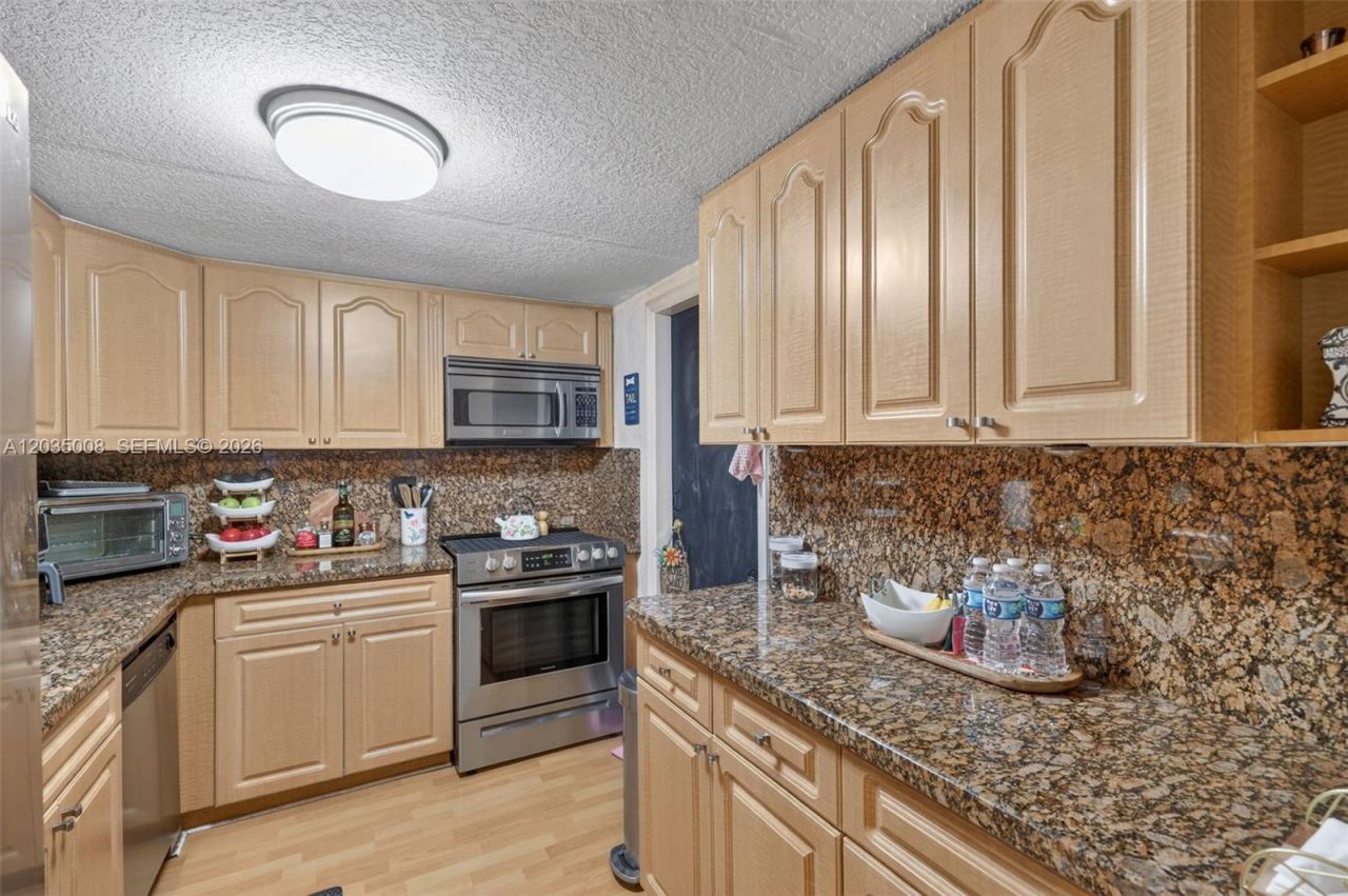 7917 SW 104th St, Unit 201F, Miami, FL 33156 Photo