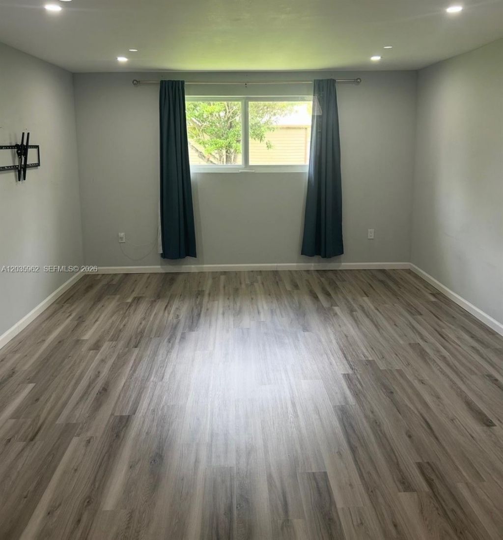 8764 SW 54th Ter, Unit Efficiency, Miami, FL 33165 Photo