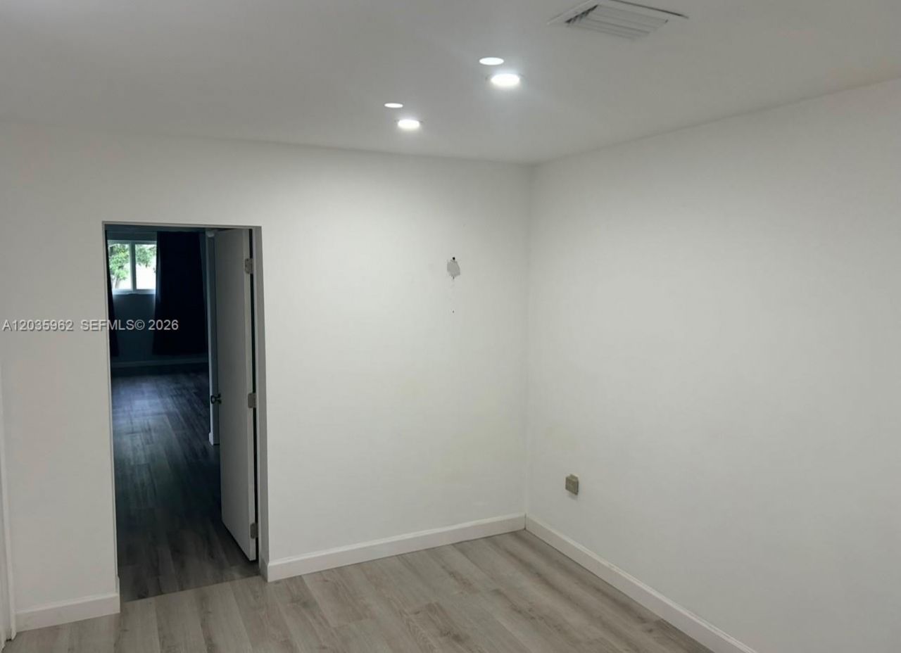 8764 SW 54th Ter, Unit Efficiency, Miami, FL 33165 Photo