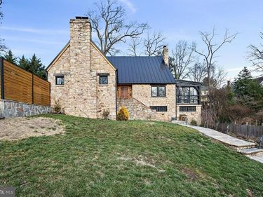 2347 S ARLINGTON RIDGE ROAD, ARLINGTON, VA 22202