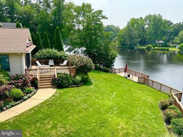 107 E LAKE BOULEVARD , MEDFORD, NJ 08055