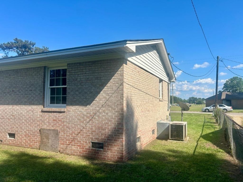 213 E Pickens St.  Photo 4