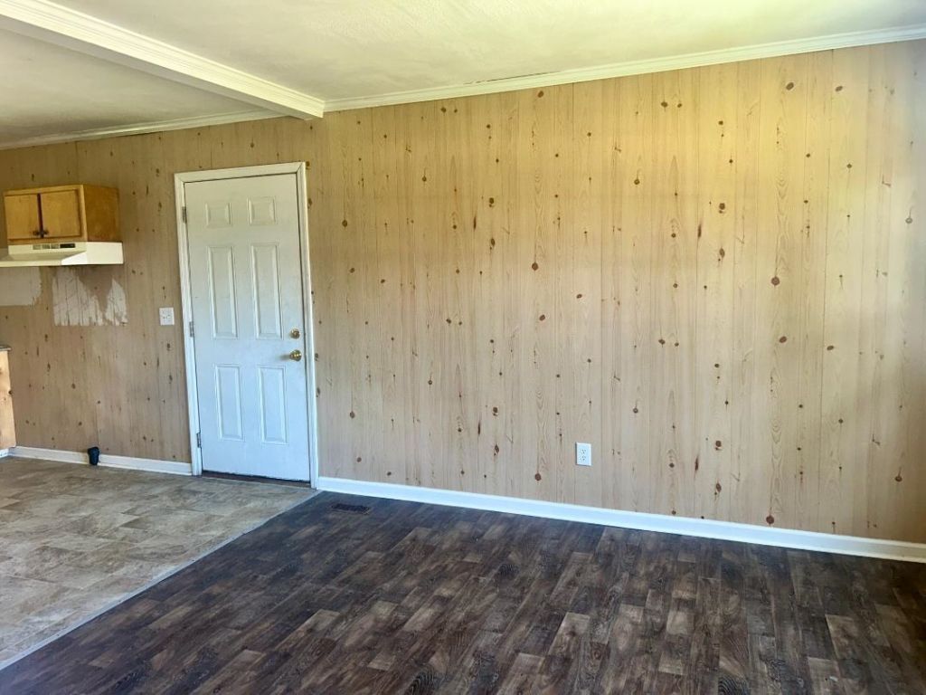 213 E Pickens St.  Photo 6