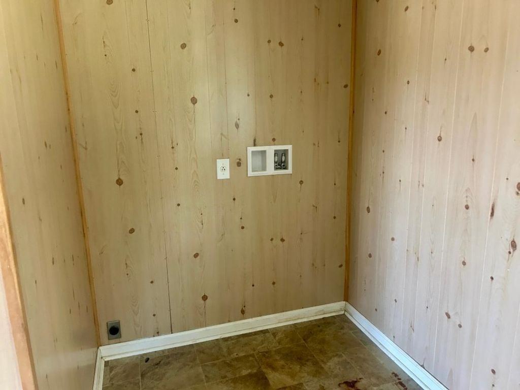 213 E Pickens St.  Photo 8