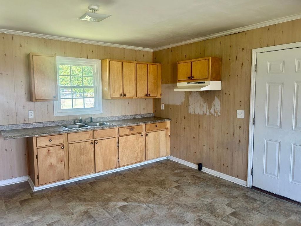 213 E Pickens St.  Photo 9