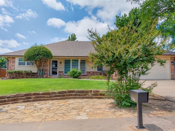 1916 Thunderbird Boulevard, Edmond, OK 73013