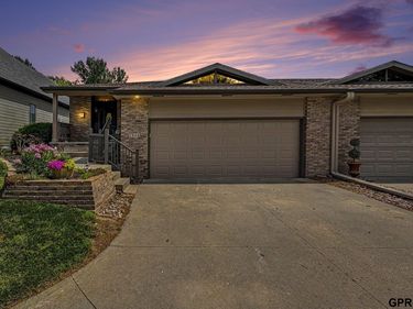 2948 Park Place Drive, Lincoln, NE 68506