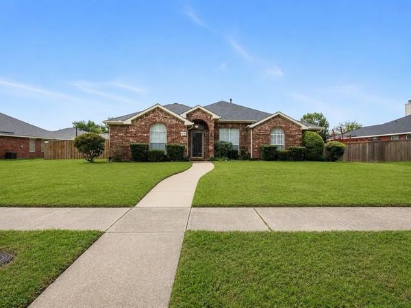 2914 Beau Drive, Mesquite, TX 75181