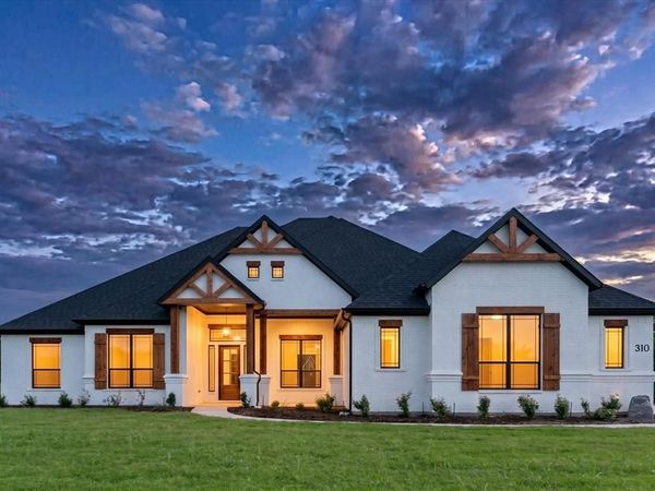 310 Mayberry Way, Waxahachie, TX 75167