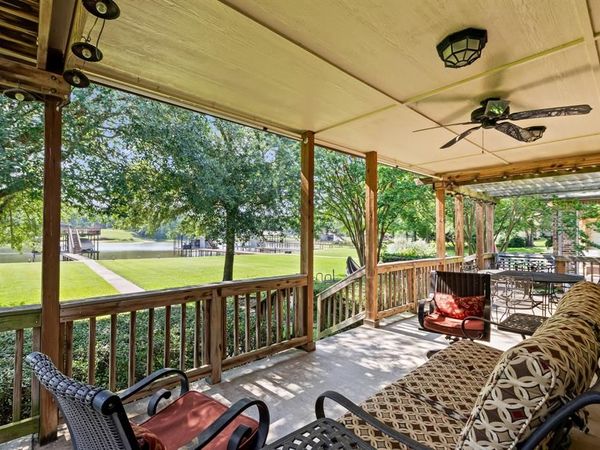 194 Bushwhacker Drive , Mabank, TX 75156