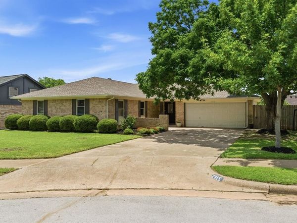 2915 Post Oak Court, Bedford, TX 76021