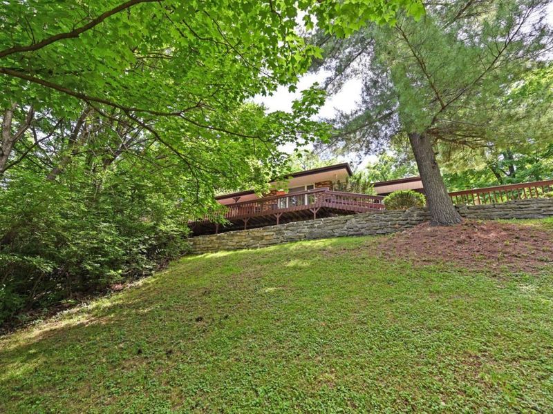 10854 Wyscarver Road, Sharonville, OH 45241 Photo 2