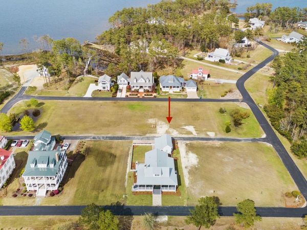 35 Eastcove Way , Oriental, NC 28571