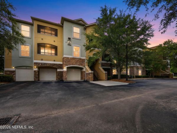 8539 GATE Parkway W, Unit 433, Jacksonville, FL 32216
