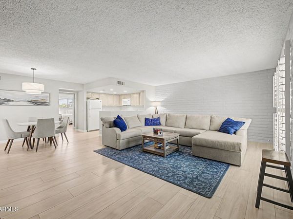 7401 E NORTHLAND Drive, Unit 8, Scottsdale, AZ 85251