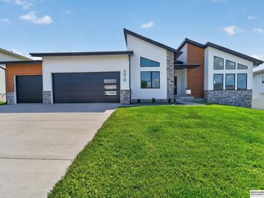 6610 S 209 Street, Elkhorn, NE 68022
