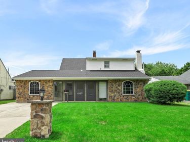 51 NICKELHILL LANE , LEVITTOWN, PA 19054