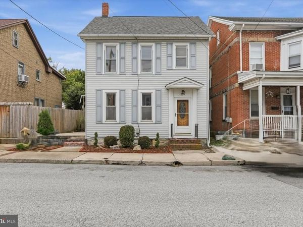 204 PARK STREET STREET , WAYNESBORO, PA 17268