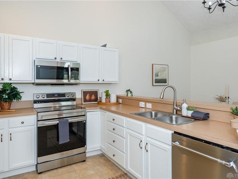 41 Aberdeen Village Drive, Beavercreek, OH 45430 Photo 27