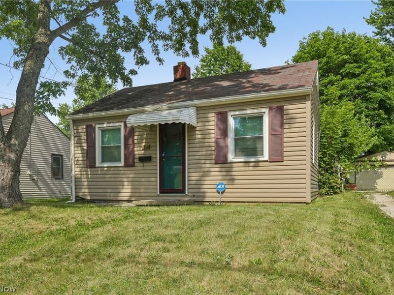 791 Eugene Street, Akron, OH 44306 Photo 2
