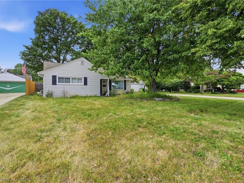 2200 Buena Vista Drive, Wickliffe, OH 44092 Photo 2