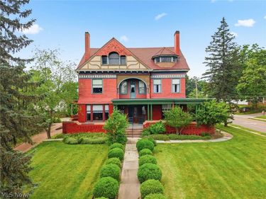 1435 Market Ave N , Canton, OH 44714