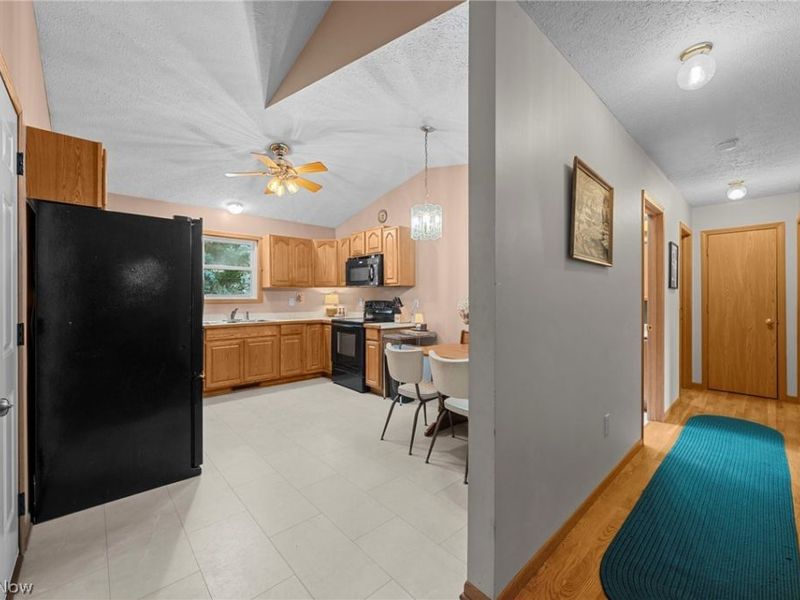 77 29th Street NW, Barberton, OH 44203 Photo 10