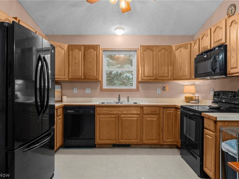 77 29th Street NW, Barberton, OH 44203 Photo 13