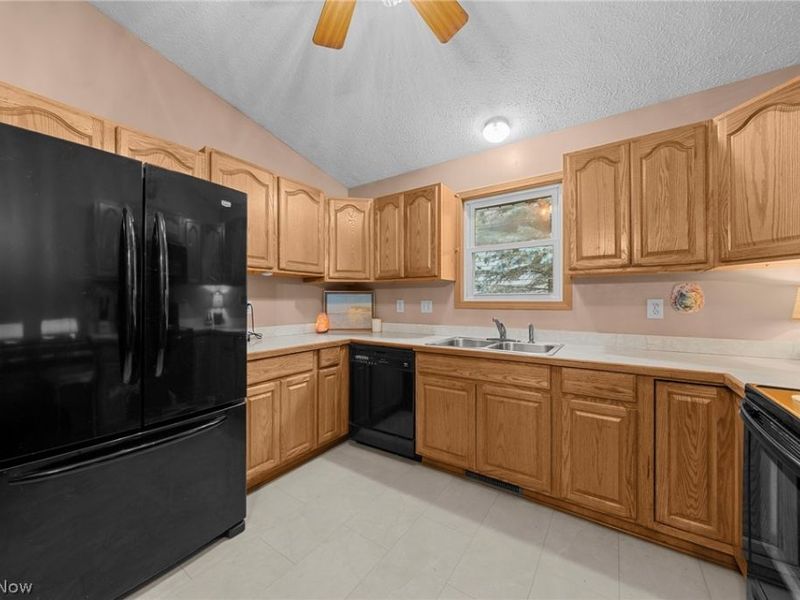 77 29th Street NW, Barberton, OH 44203 Photo 16