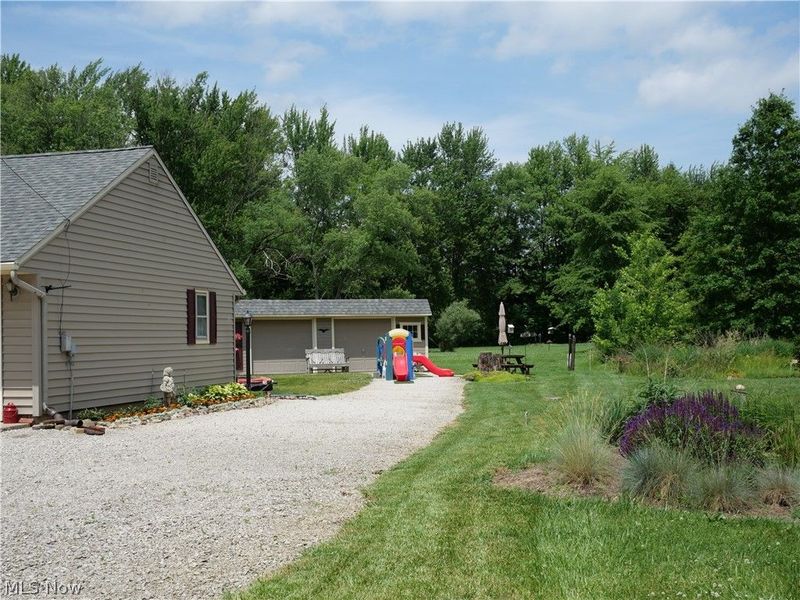 37460 Giles Road, Grafton, OH 44044 Photo 4