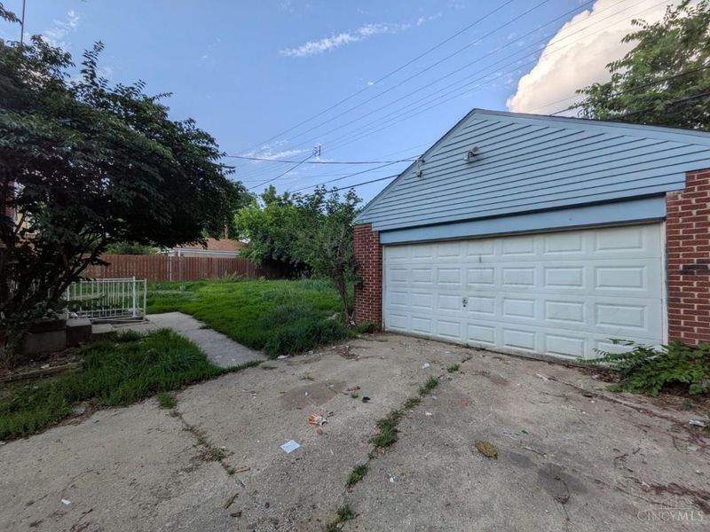 7284 Eastlawn Drive, Cincinnati, OH 45237 Photo 4