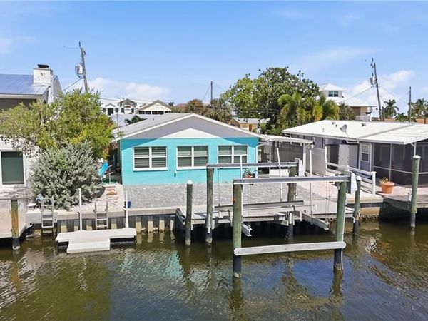 2691 Geary ST, MATLACHA, FL 33993