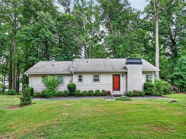 6321 Lakeview Drive, Buford, GA 30518