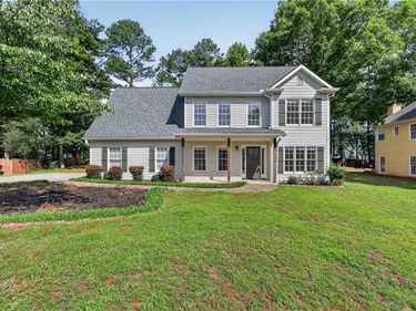 2232 Woodbriar Drive, Buford, GA 30518