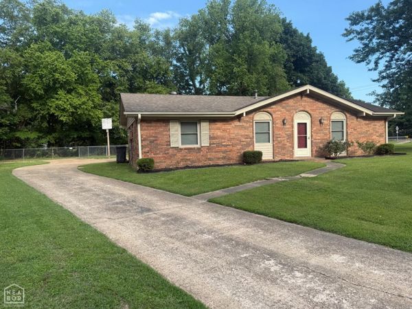 2016 Broadmoor Road, Jonesboro, AR 72401