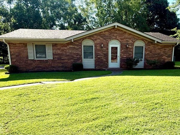 2016 Broadmoor Road, Jonesboro, AR 72401