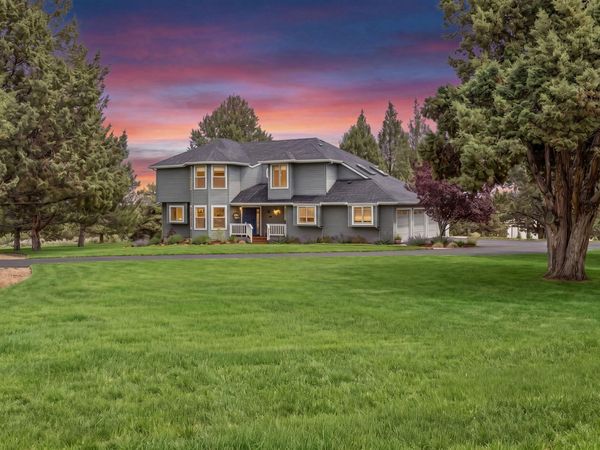 22055 White Peaks Drive, Bend, OR 97702