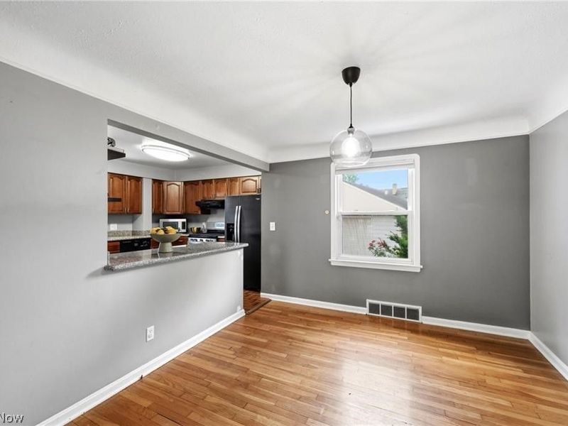 7906 Kenton Avenue, Parma, OH 44129 Photo 8