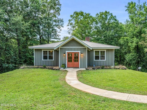 390 Pennington Lake Road, Columbus, MS 39705