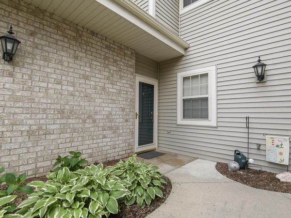 18730 Emerald CIRCLE, Unit B, Brookfield, WI 53045