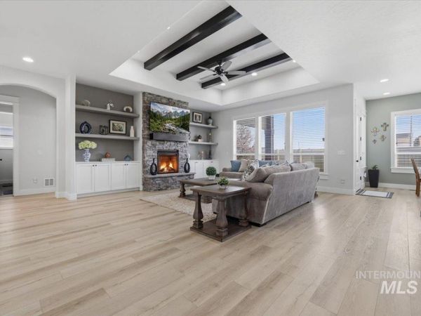 8922 E Lavender Dr, Nampa, ID 83687