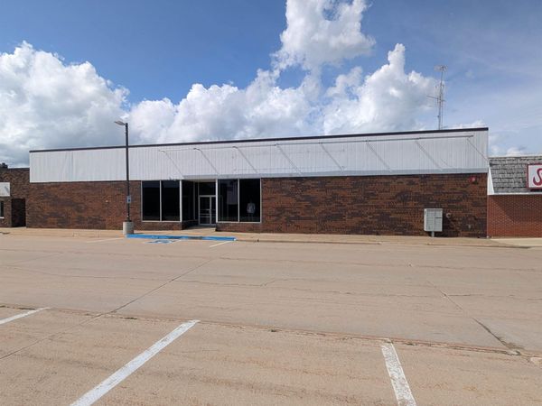 120 W 1st Avenue, Cresco, IA 52136
