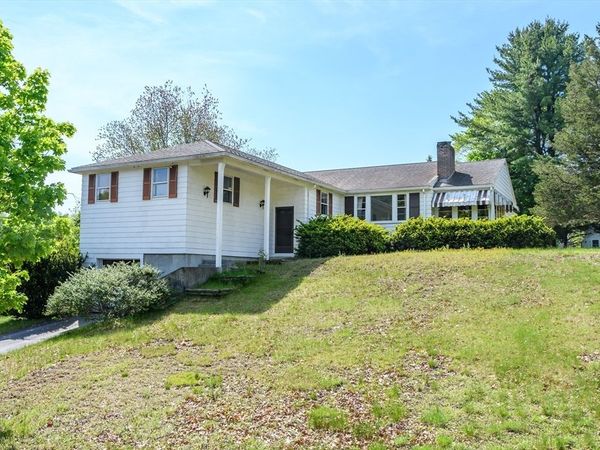 4 Hickory Rd, Natick, MA 01760