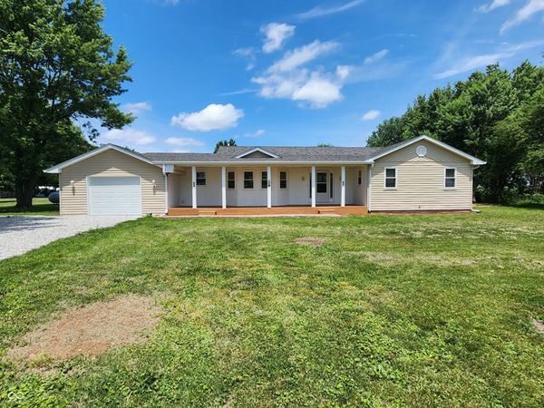 308 South Street , Advance, IN 46102