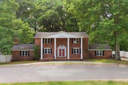 1517 N Woodstream Road  photo 4