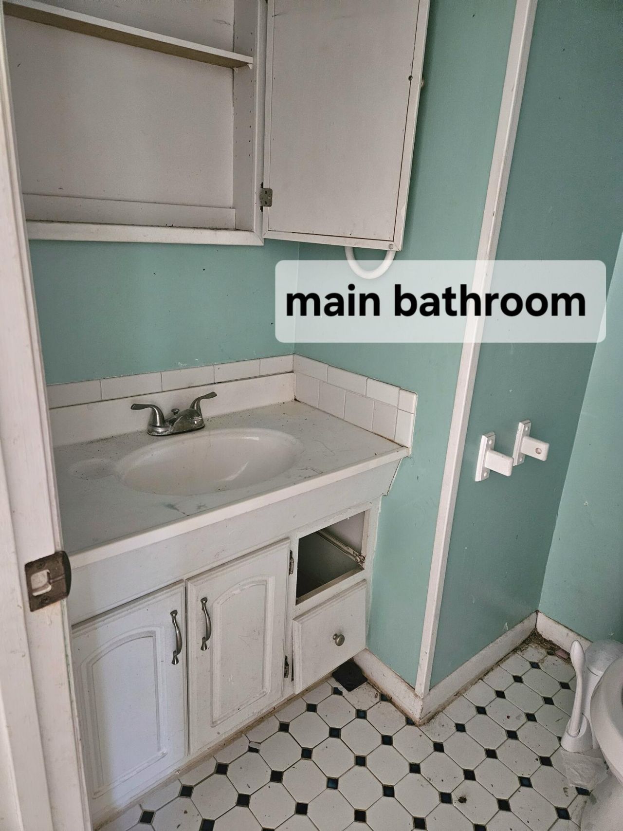 120 Clarine Drive Photo 6