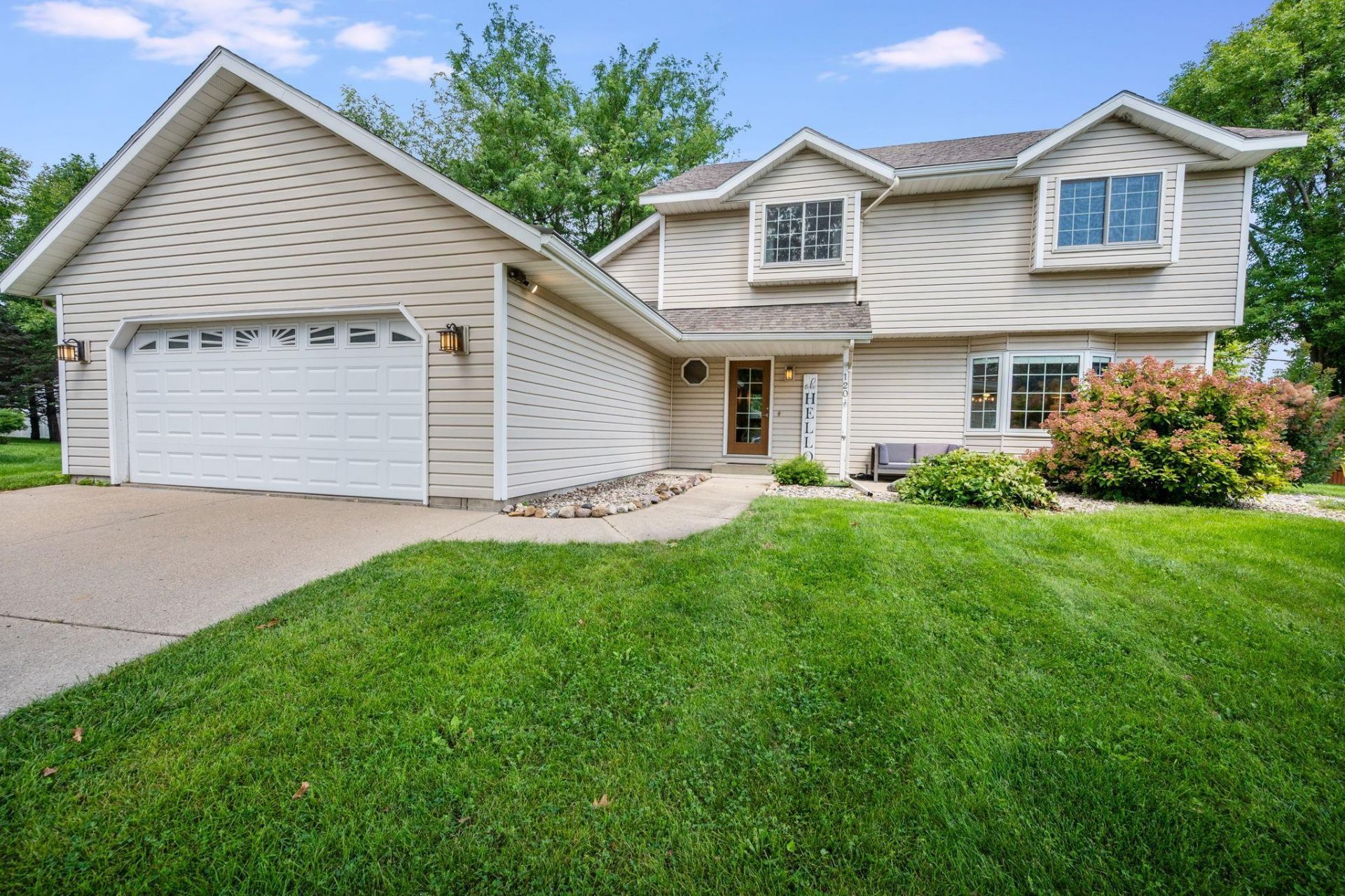 120 Chaucer Court , Mankato, MN 56001