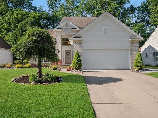 32925 Titus Hill Lane , Avon Lake, OH 44012