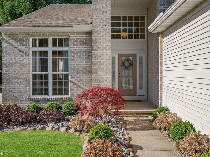32925 Titus Hill Lane, Avon Lake, OH 44012 Photo 2